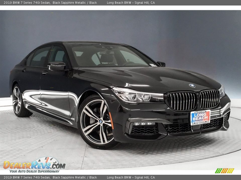 Front 3/4 View of 2019 BMW 7 Series 740i Sedan Photo #12