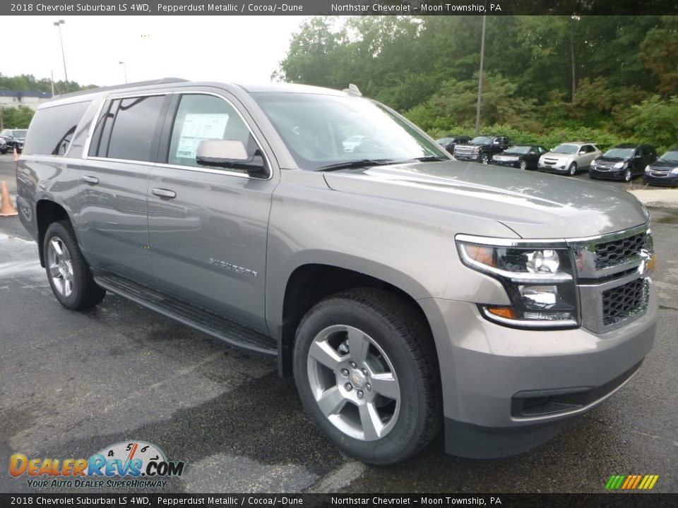 Front 3/4 View of 2018 Chevrolet Suburban LS 4WD Photo #7