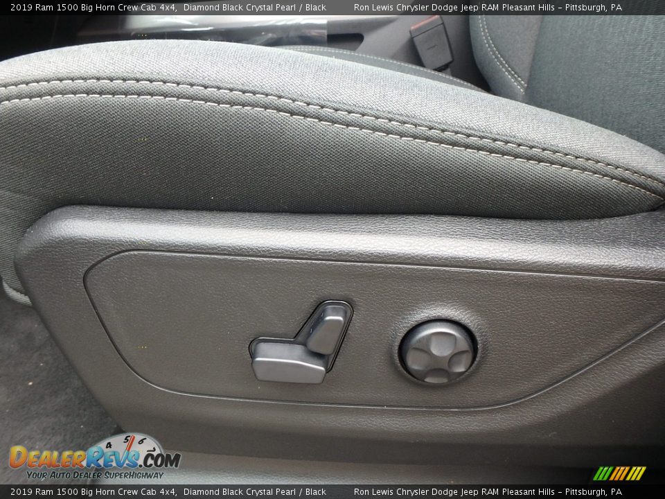 2019 Ram 1500 Big Horn Crew Cab 4x4 Diamond Black Crystal Pearl / Black Photo #15