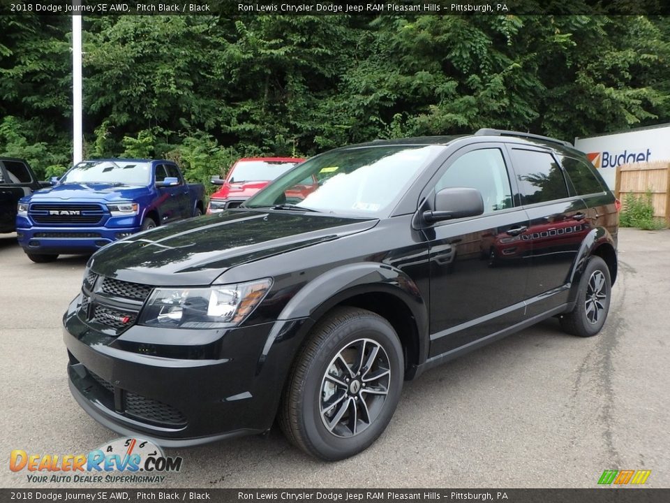 Front 3/4 View of 2018 Dodge Journey SE AWD Photo #1
