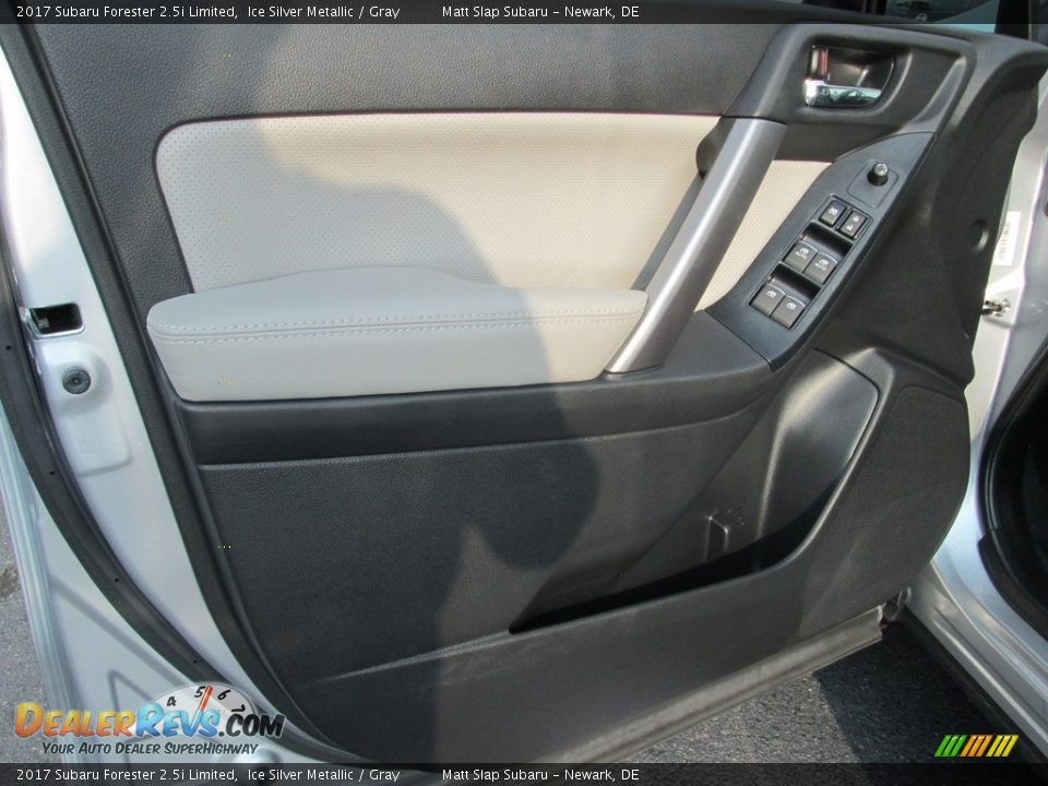 2017 Subaru Forester 2.5i Limited Ice Silver Metallic / Gray Photo #14