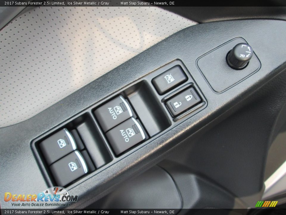 2017 Subaru Forester 2.5i Limited Ice Silver Metallic / Gray Photo #15