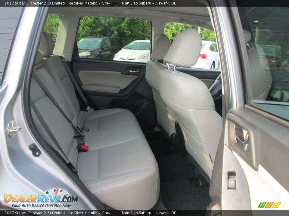 2017 Subaru Forester 2.5i Limited Ice Silver Metallic / Gray Photo #19