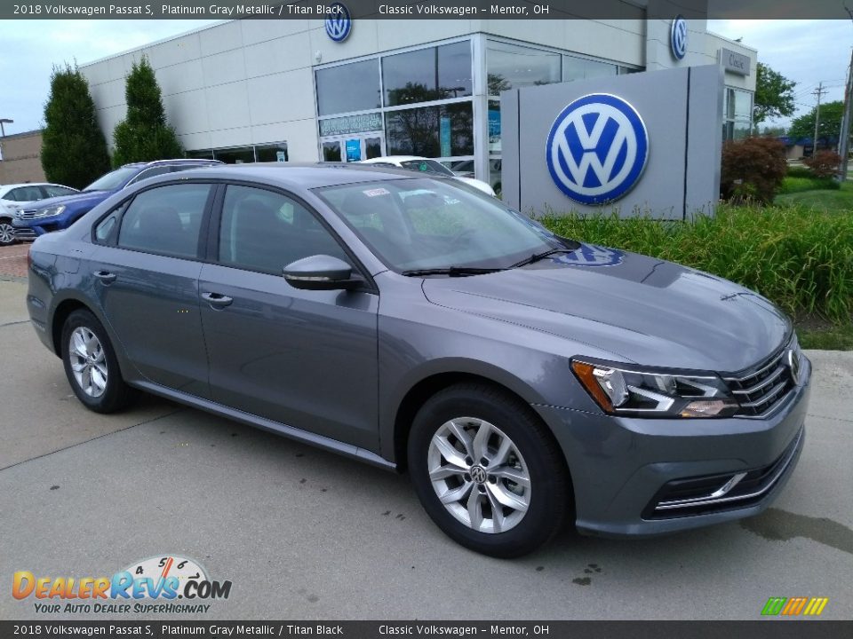 2018 Volkswagen Passat S Platinum Gray Metallic / Titan Black Photo #2