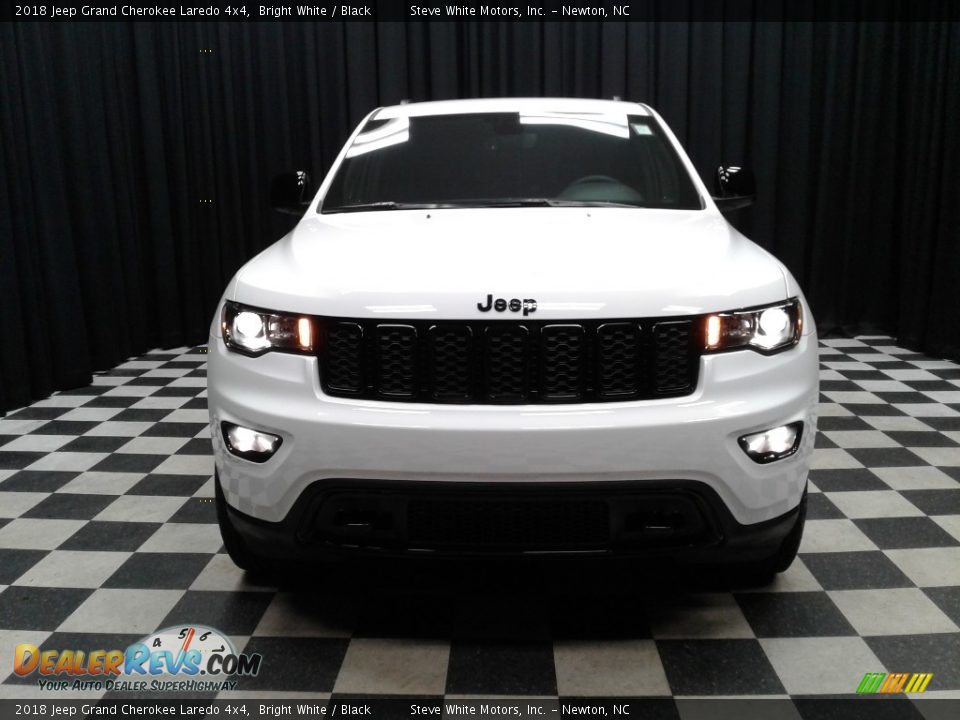 2018 Jeep Grand Cherokee Laredo 4x4 Bright White / Black Photo #3