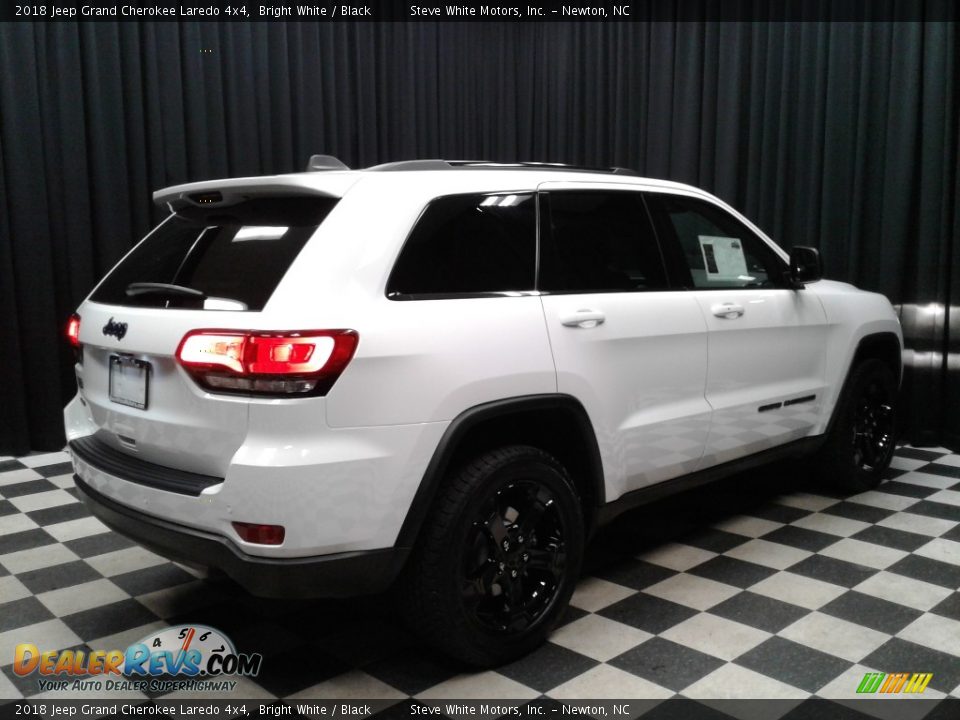 2018 Jeep Grand Cherokee Laredo 4x4 Bright White / Black Photo #6