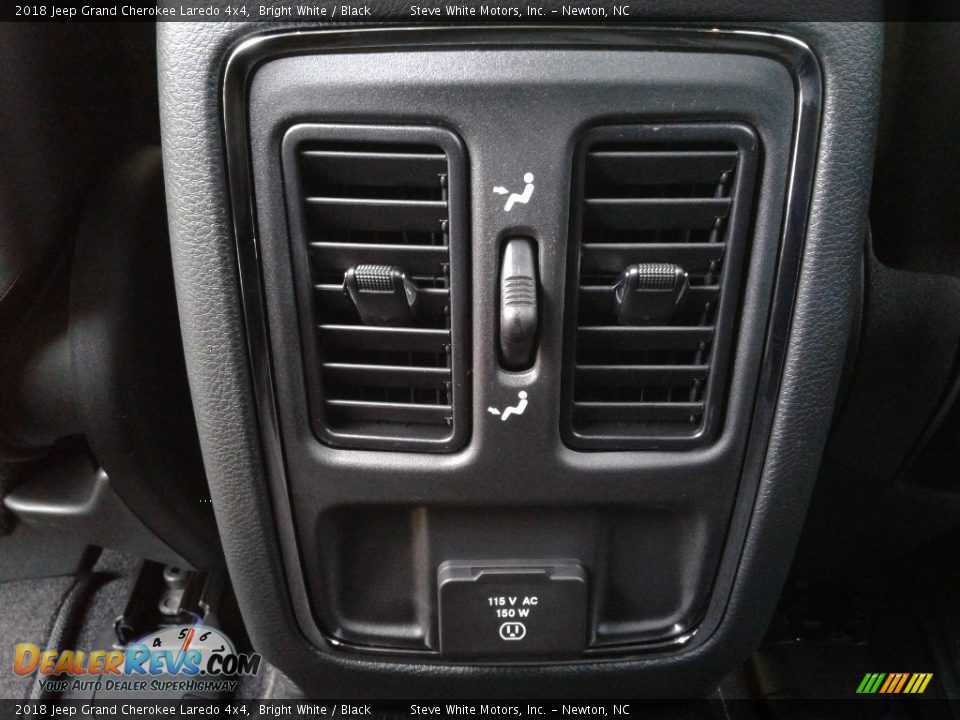 2018 Jeep Grand Cherokee Laredo 4x4 Bright White / Black Photo #14