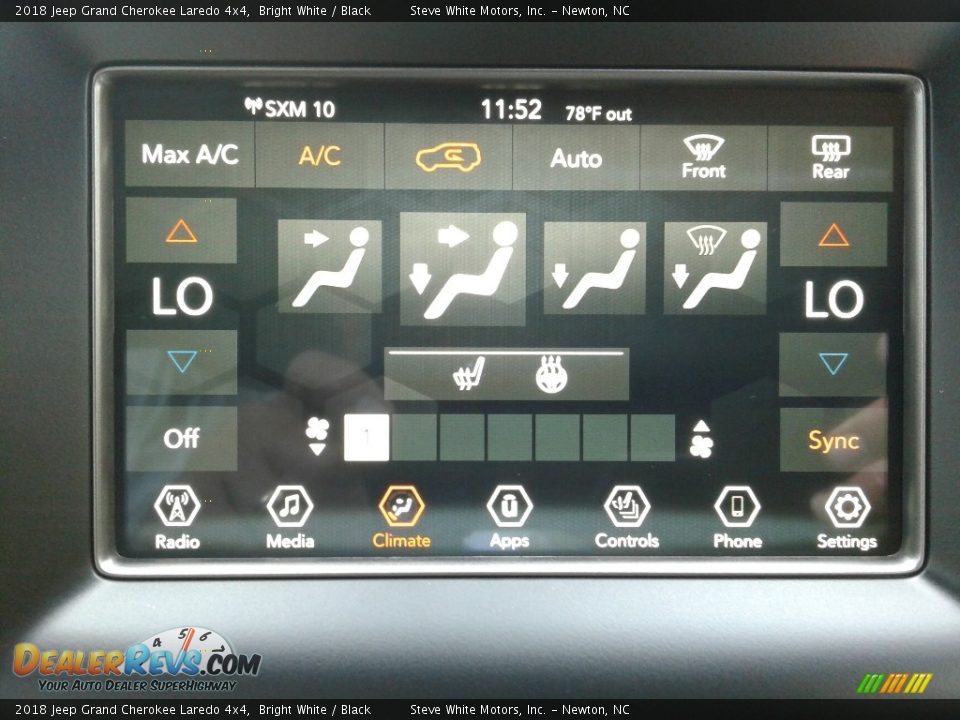 2018 Jeep Grand Cherokee Laredo 4x4 Bright White / Black Photo #24