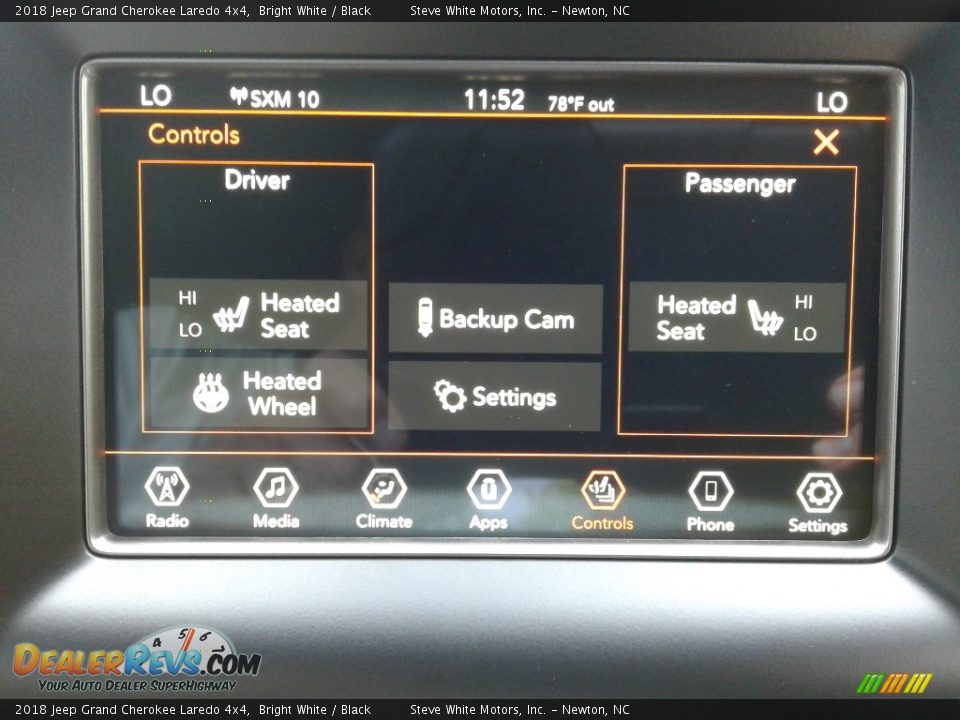 2018 Jeep Grand Cherokee Laredo 4x4 Bright White / Black Photo #25