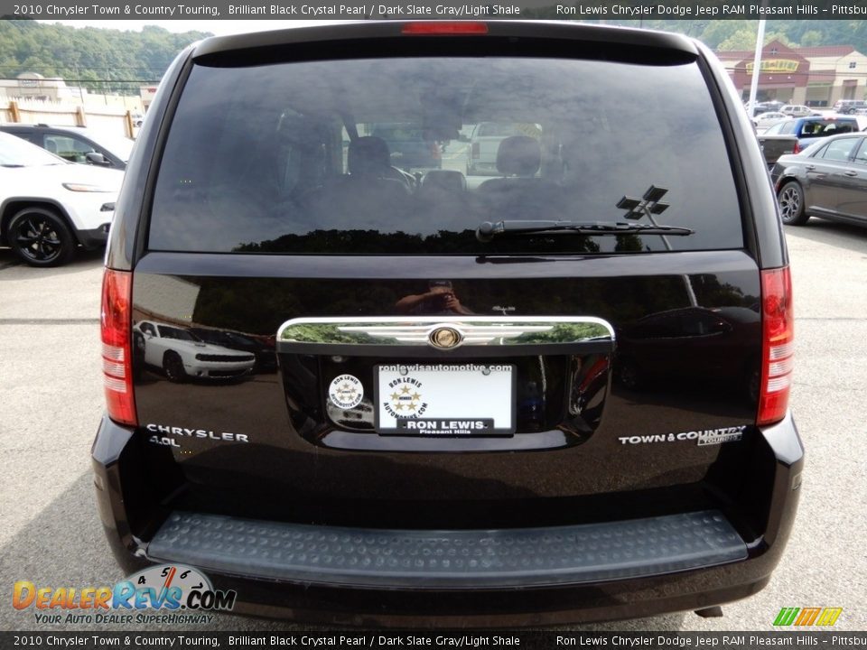 2010 Chrysler Town & Country Touring Brilliant Black Crystal Pearl / Dark Slate Gray/Light Shale Photo #4