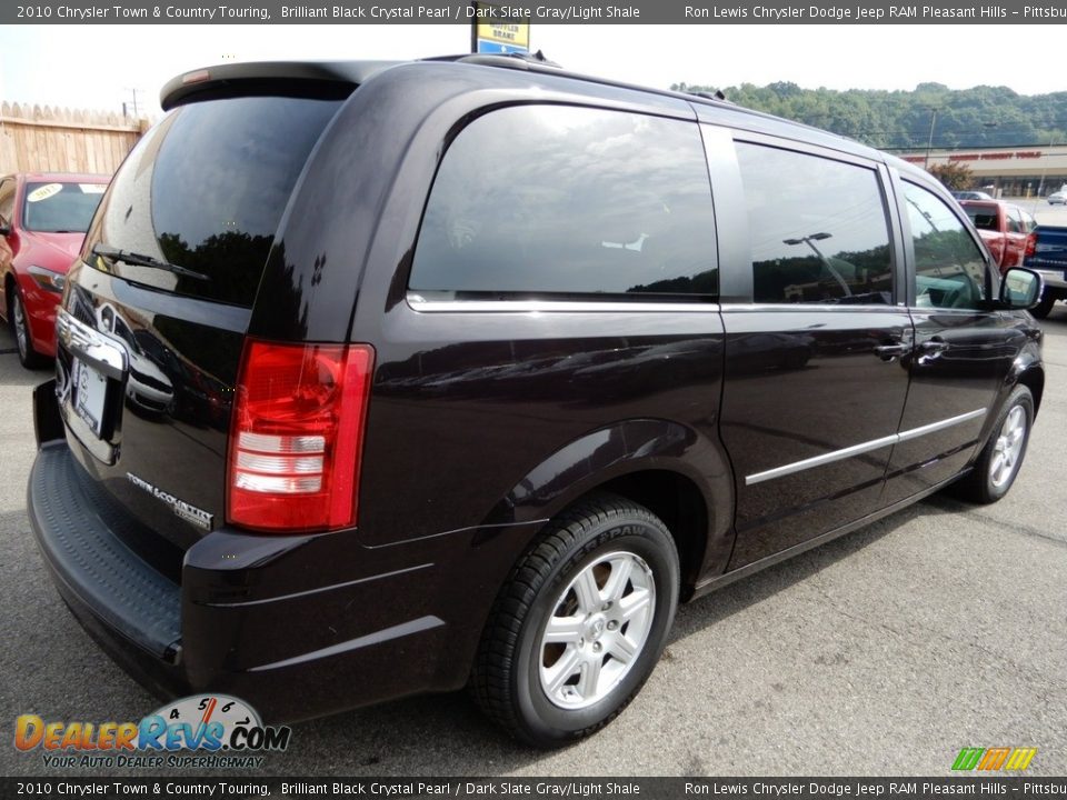 2010 Chrysler Town & Country Touring Brilliant Black Crystal Pearl / Dark Slate Gray/Light Shale Photo #6