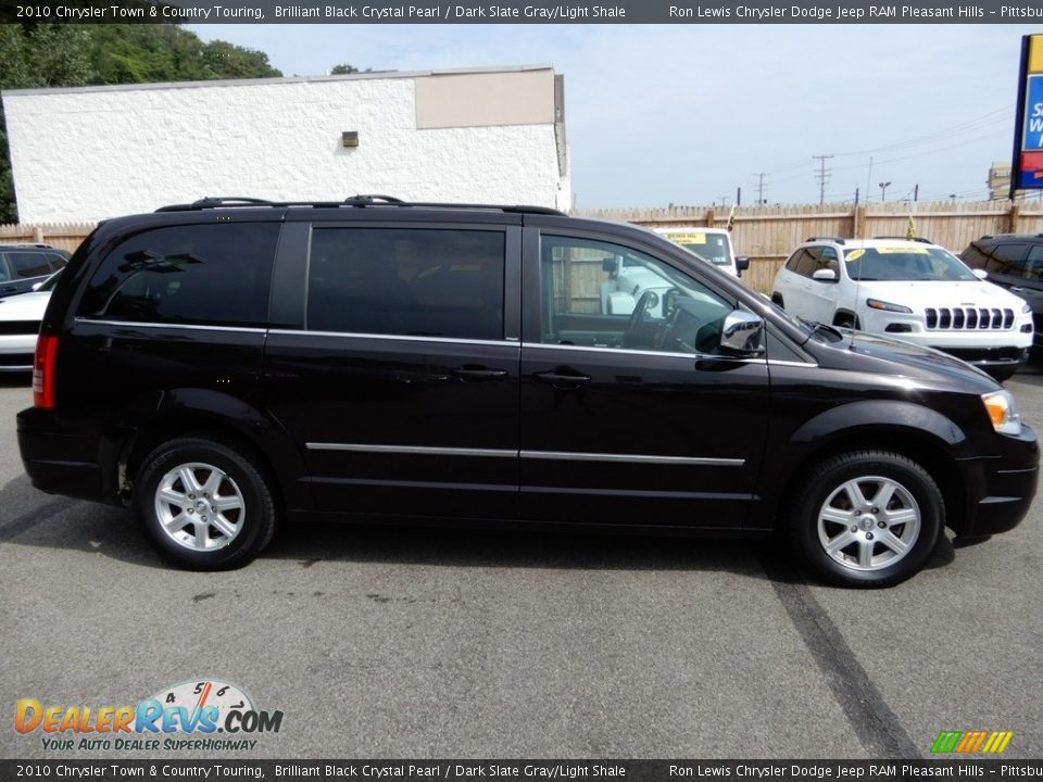 2010 Chrysler Town & Country Touring Brilliant Black Crystal Pearl / Dark Slate Gray/Light Shale Photo #7
