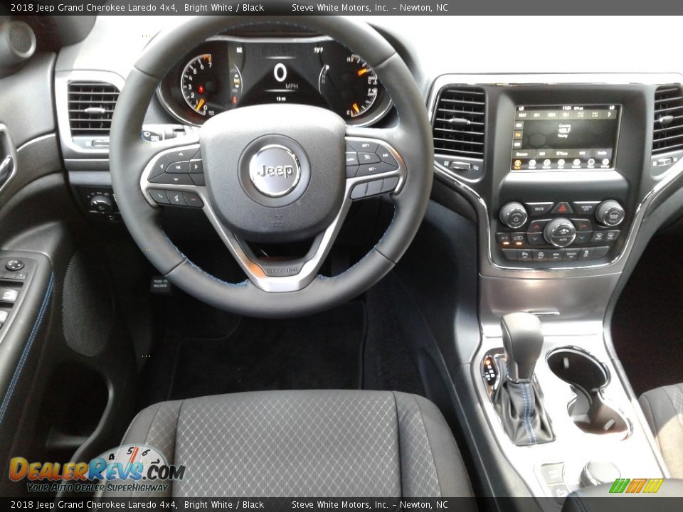 2018 Jeep Grand Cherokee Laredo 4x4 Bright White / Black Photo #30