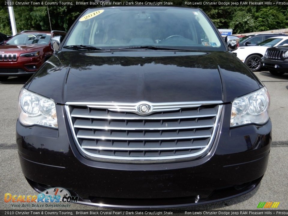 2010 Chrysler Town & Country Touring Brilliant Black Crystal Pearl / Dark Slate Gray/Light Shale Photo #9