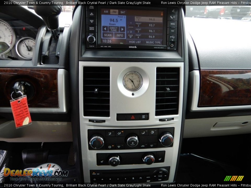 2010 Chrysler Town & Country Touring Brilliant Black Crystal Pearl / Dark Slate Gray/Light Shale Photo #19
