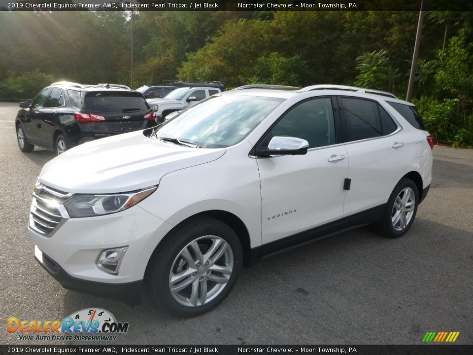 Front 3/4 View of 2019 Chevrolet Equinox Premier AWD Photo #1