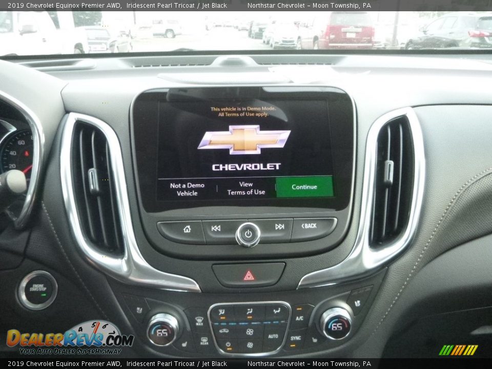Controls of 2019 Chevrolet Equinox Premier AWD Photo #18