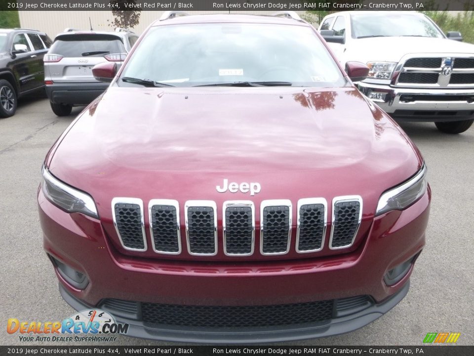 2019 Jeep Cherokee Latitude Plus 4x4 Velvet Red Pearl / Black Photo #8