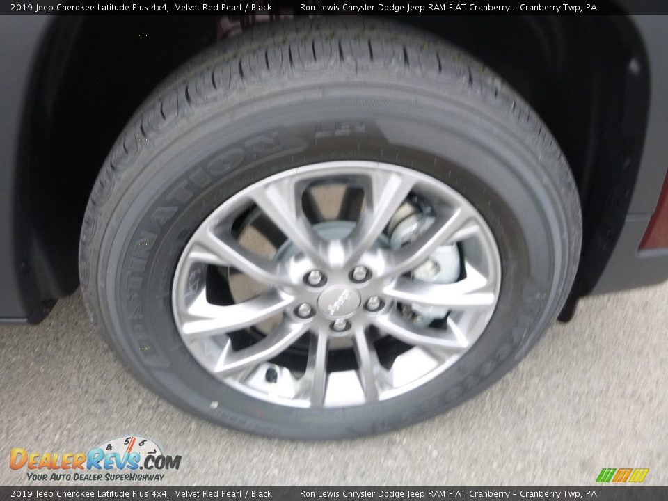 2019 Jeep Cherokee Latitude Plus 4x4 Velvet Red Pearl / Black Photo #9