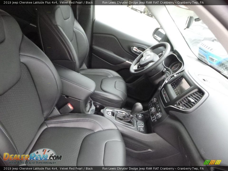 2019 Jeep Cherokee Latitude Plus 4x4 Velvet Red Pearl / Black Photo #10