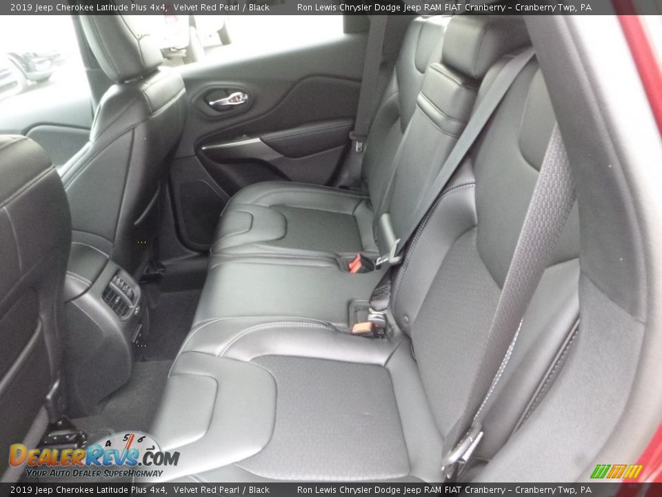 2019 Jeep Cherokee Latitude Plus 4x4 Velvet Red Pearl / Black Photo #12