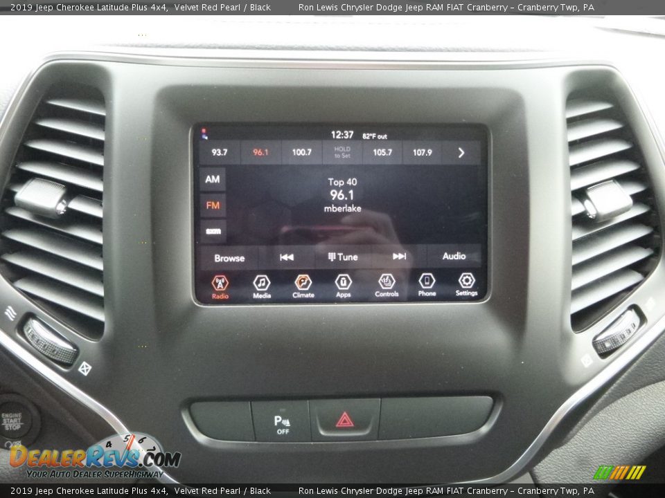 2019 Jeep Cherokee Latitude Plus 4x4 Velvet Red Pearl / Black Photo #16