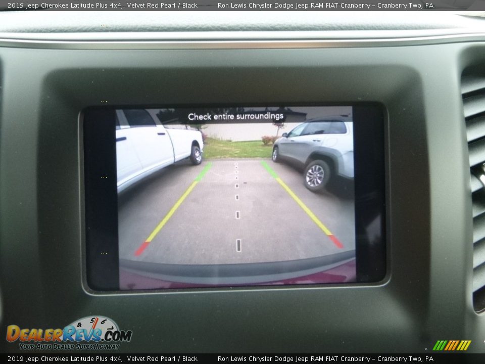 2019 Jeep Cherokee Latitude Plus 4x4 Velvet Red Pearl / Black Photo #18