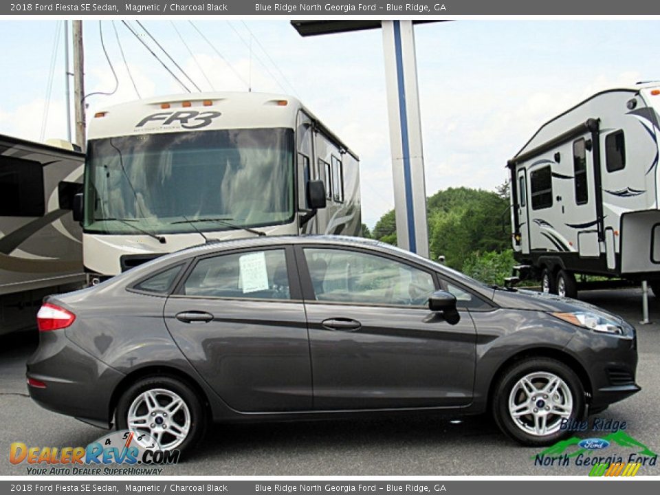 2018 Ford Fiesta SE Sedan Magnetic / Charcoal Black Photo #6