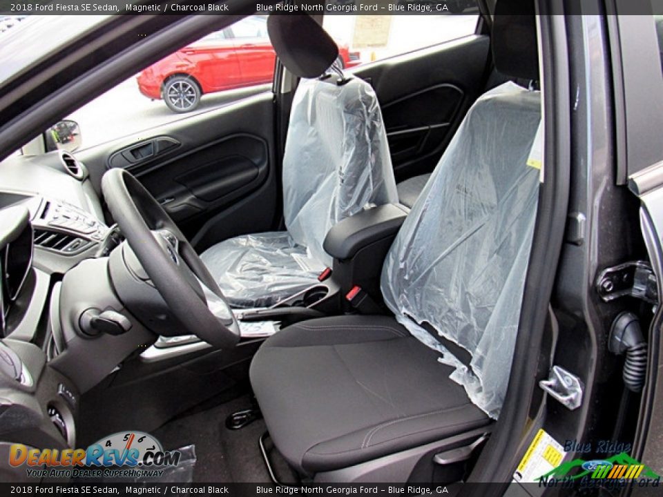 2018 Ford Fiesta SE Sedan Magnetic / Charcoal Black Photo #10