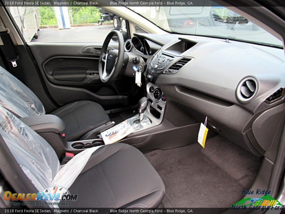 2018 Ford Fiesta SE Sedan Magnetic / Charcoal Black Photo #26