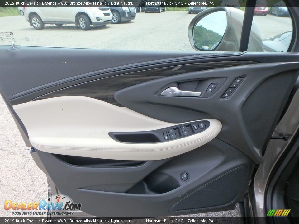 Door Panel of 2019 Buick Envision Essence AWD Photo #14