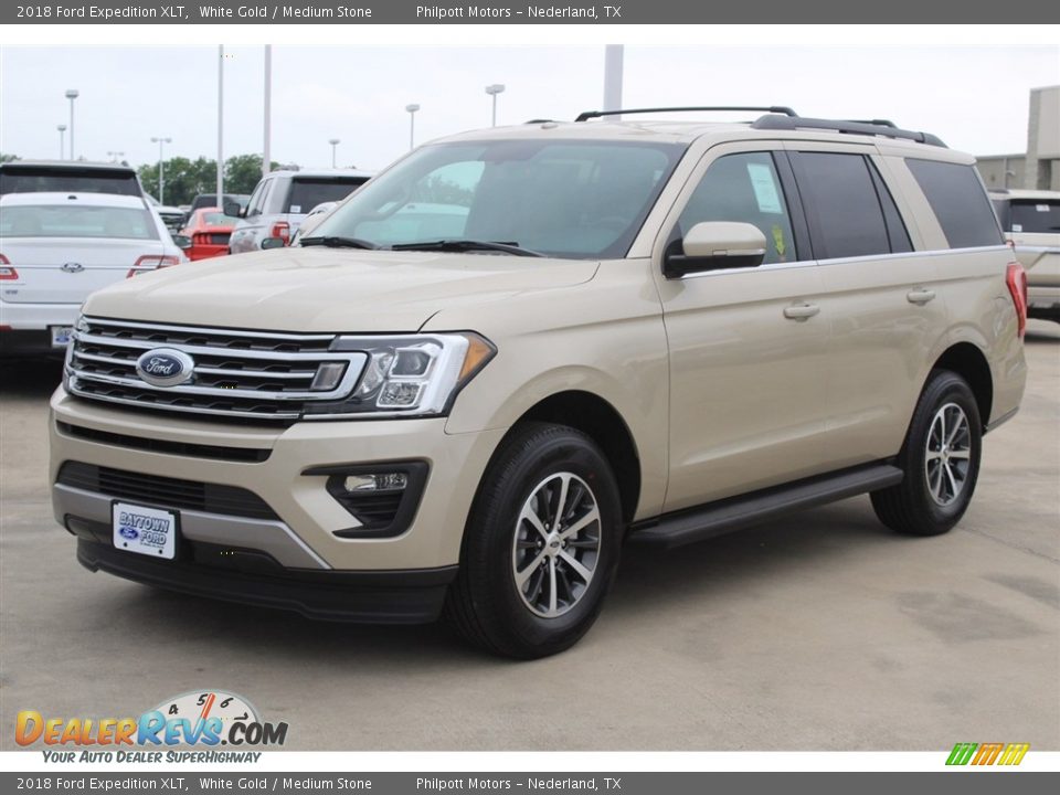 Front 3/4 View of 2018 Ford Expedition XLT Photo #3