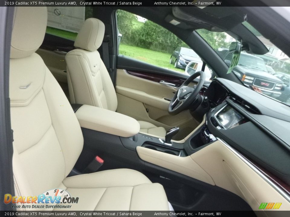 2019 Cadillac XT5 Premium Luxury AWD Crystal White Tricoat / Sahara Beige Photo #9