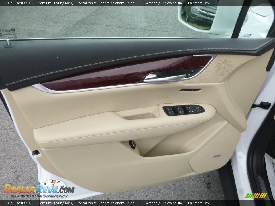 2019 Cadillac XT5 Premium Luxury AWD Crystal White Tricoat / Sahara Beige Photo #11