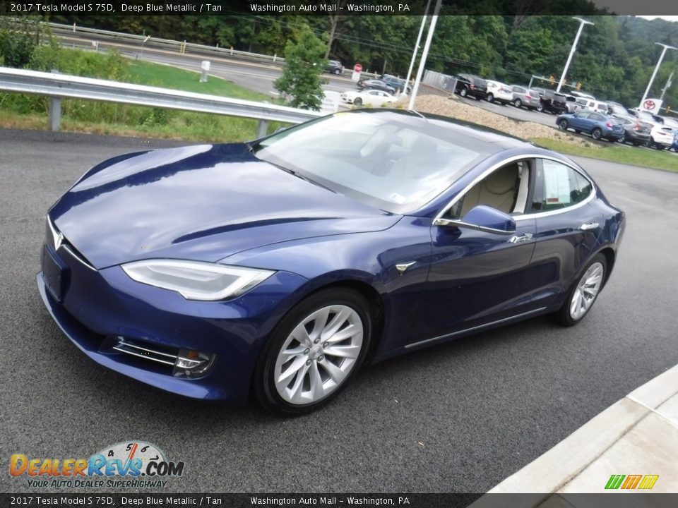 Front 3/4 View of 2017 Tesla Model S 75D Photo #7