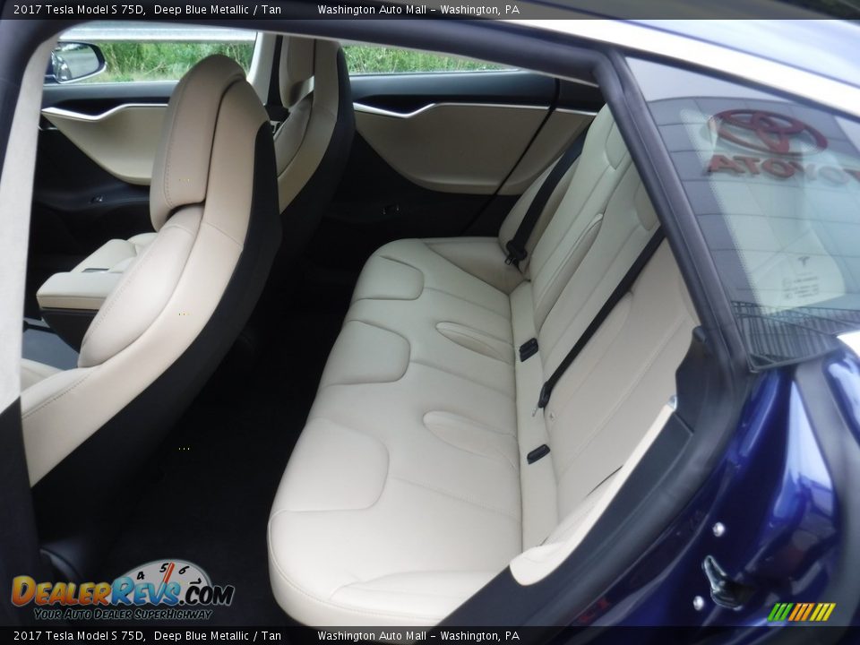 Rear Seat of 2017 Tesla Model S 75D Photo #24