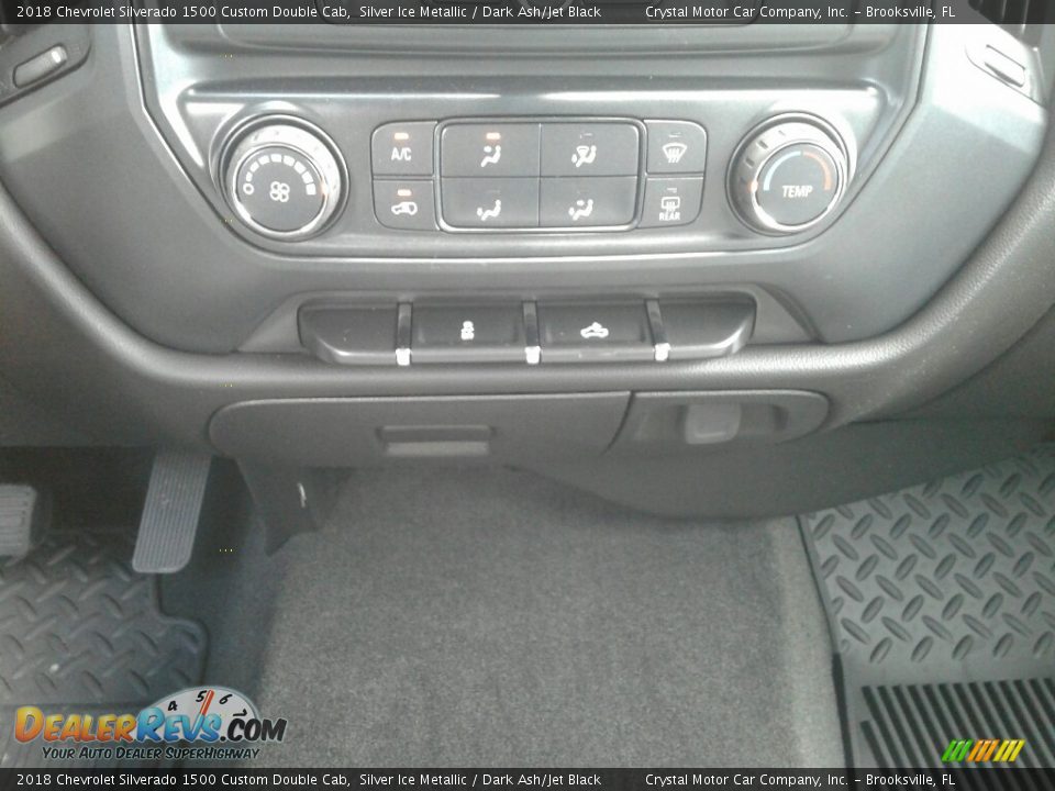 2018 Chevrolet Silverado 1500 Custom Double Cab Silver Ice Metallic / Dark Ash/Jet Black Photo #16