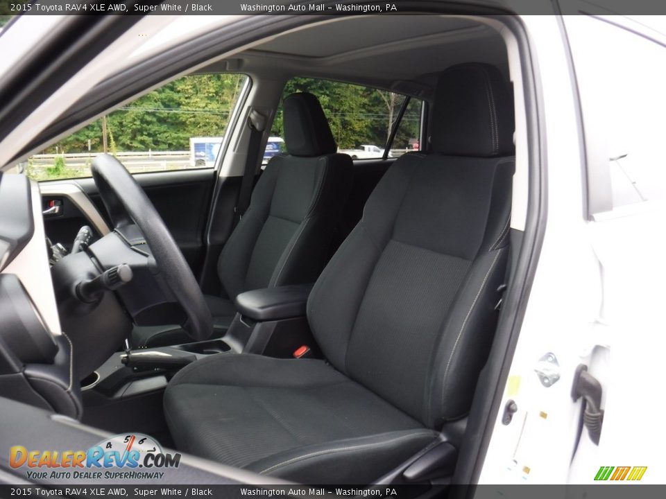 2015 Toyota RAV4 XLE AWD Super White / Black Photo #13