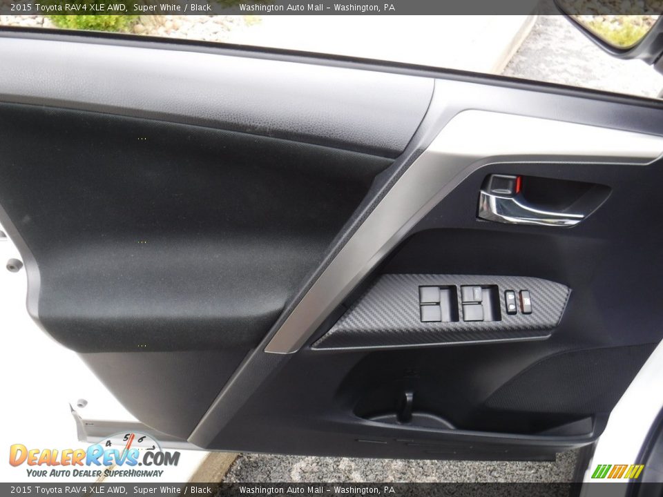 2015 Toyota RAV4 XLE AWD Super White / Black Photo #14