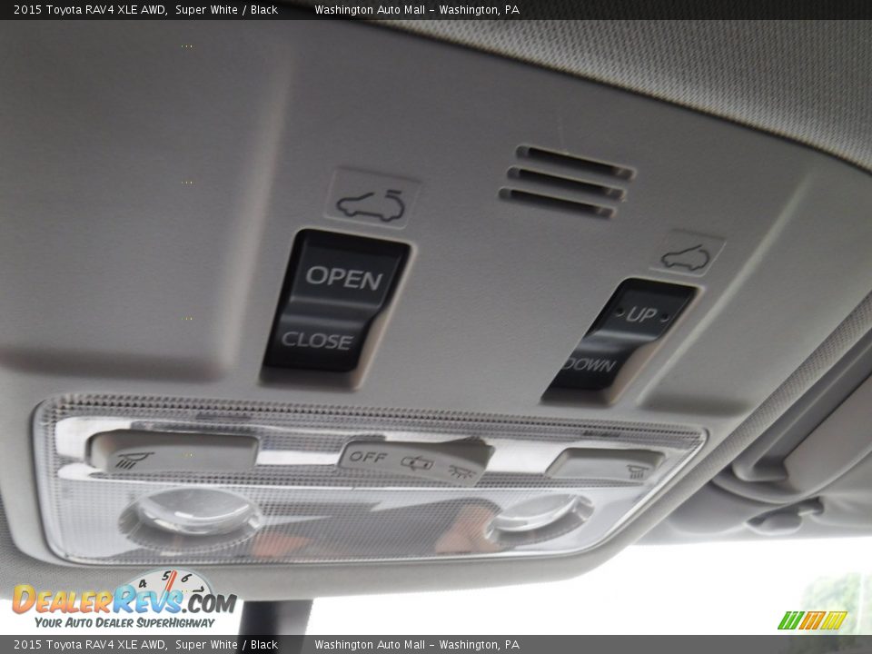 2015 Toyota RAV4 XLE AWD Super White / Black Photo #20