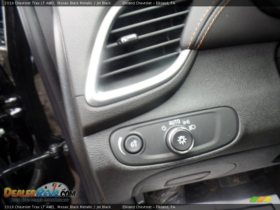 2019 Chevrolet Trax LT AWD Mosaic Black Metallic / Jet Black Photo #24