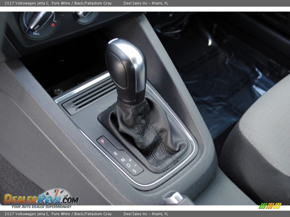 2017 Volkswagen Jetta S Pure White / Black/Palladium Gray Photo #14