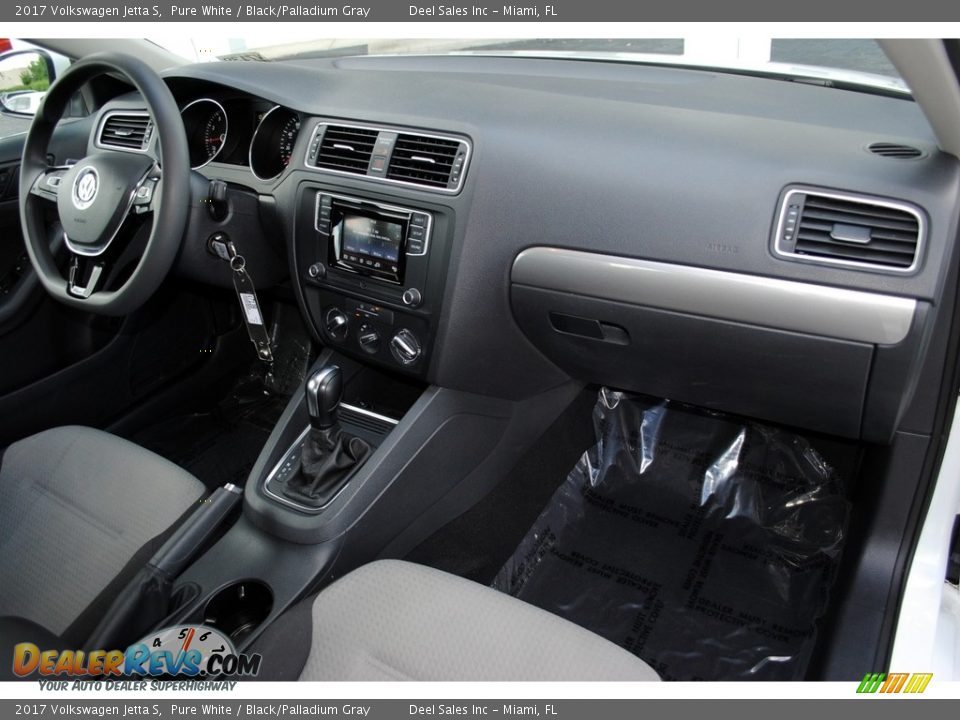 2017 Volkswagen Jetta S Pure White / Black/Palladium Gray Photo #16