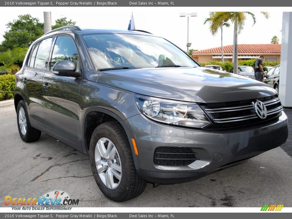 2016 Volkswagen Tiguan S Pepper Gray Metallic / Beige/Black Photo #2