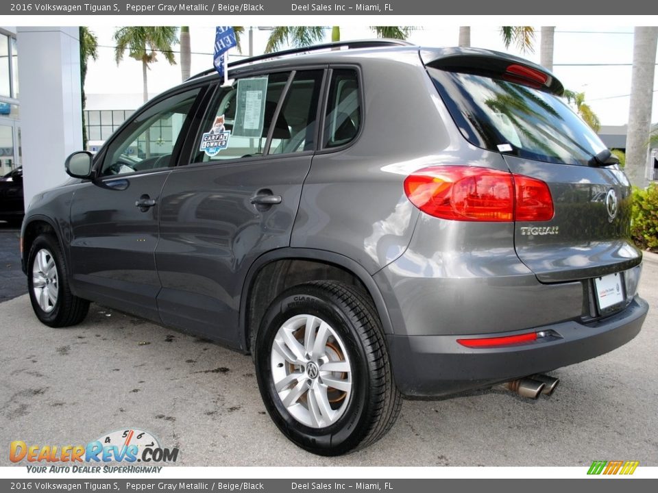 2016 Volkswagen Tiguan S Pepper Gray Metallic / Beige/Black Photo #7