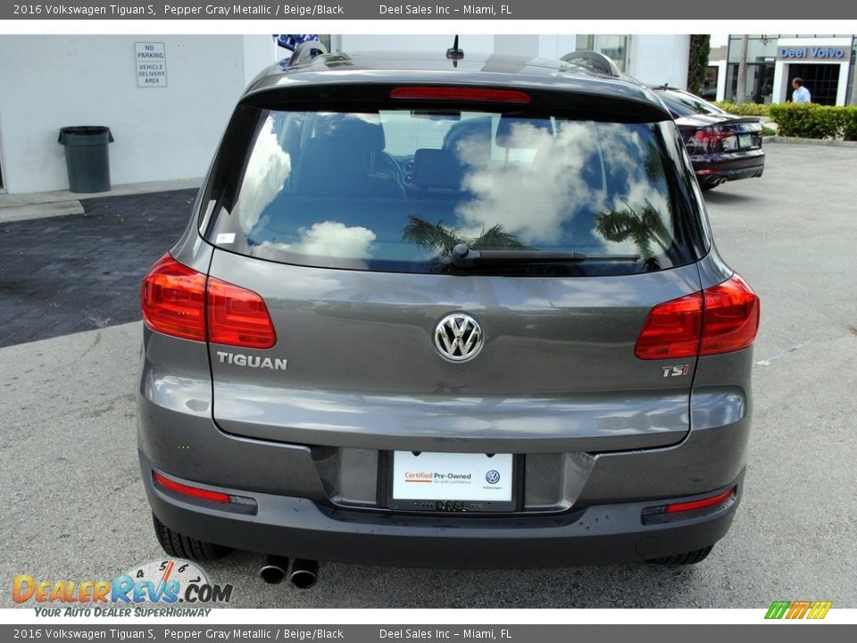 2016 Volkswagen Tiguan S Pepper Gray Metallic / Beige/Black Photo #8