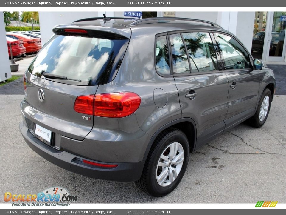 2016 Volkswagen Tiguan S Pepper Gray Metallic / Beige/Black Photo #9