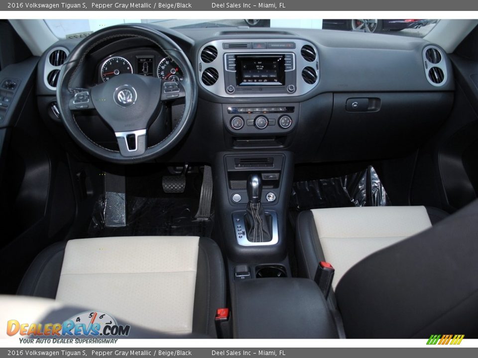 2016 Volkswagen Tiguan S Pepper Gray Metallic / Beige/Black Photo #13