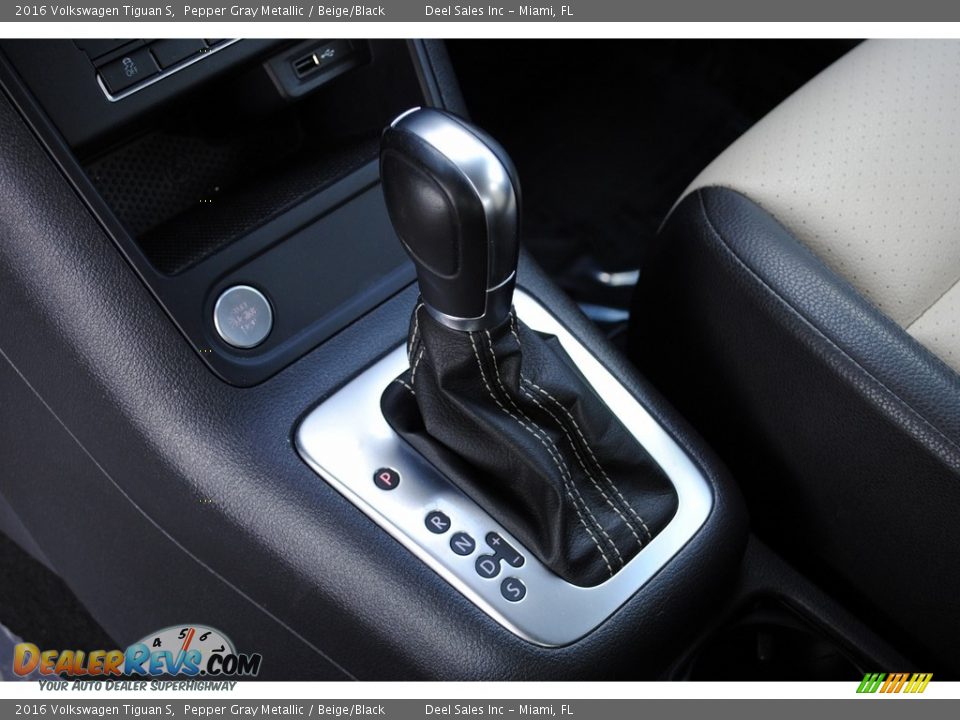 2016 Volkswagen Tiguan S Pepper Gray Metallic / Beige/Black Photo #15