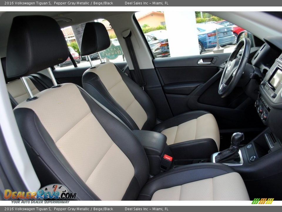 2016 Volkswagen Tiguan S Pepper Gray Metallic / Beige/Black Photo #19